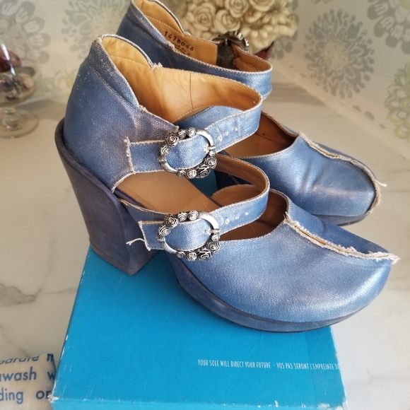 John Fluvogs - Picture 3 of 6